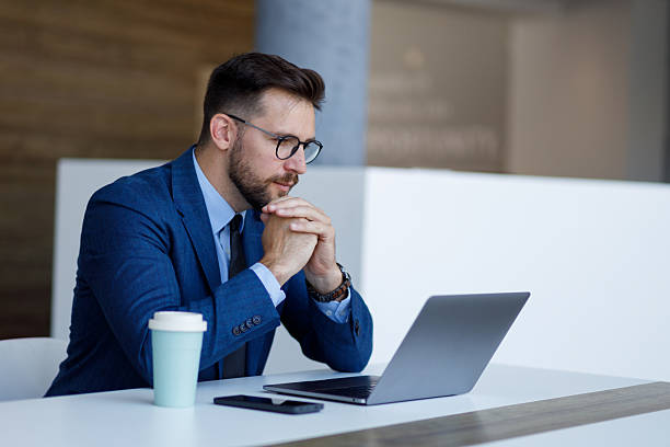 Selbstbewusstes Auftreten im Alltag: Dein innerer Superheld wartet nur auf den Einsatz